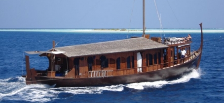Dhoni cruises in the Maldives aboard Dhoni Stella 